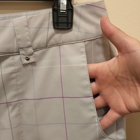 Nike Dri-Fit Golf Shorts Men's Size 8 Pinstripes Deep Pockets Logo Embroidered - Picture 4 of 11